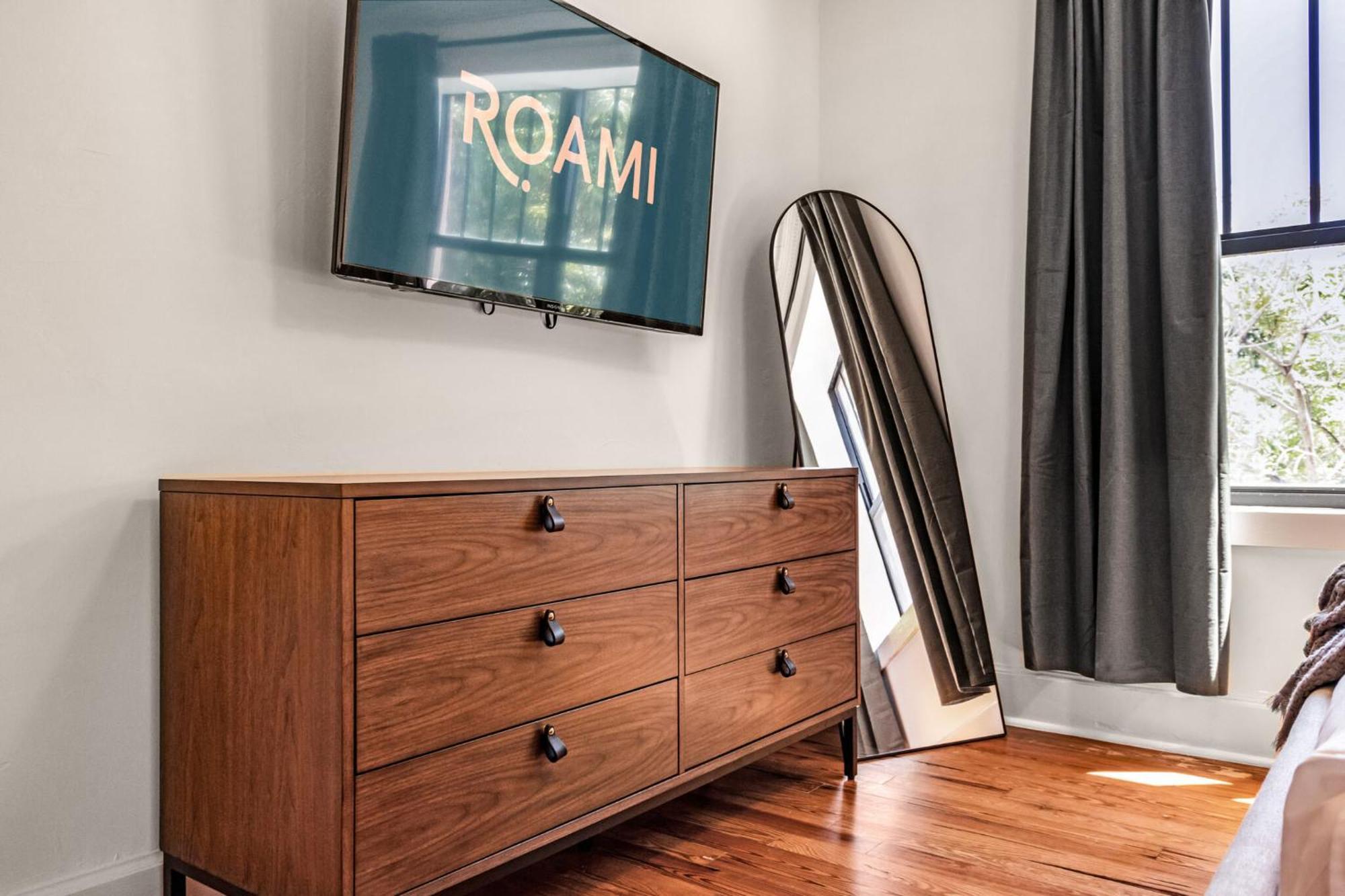 Roami At Tower Hotel - Calle Ocho Маямі Екстер'єр фото